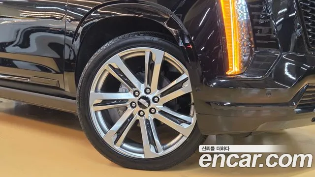 Cadillac Escalade Generation 5 — Фото автомобиля 5