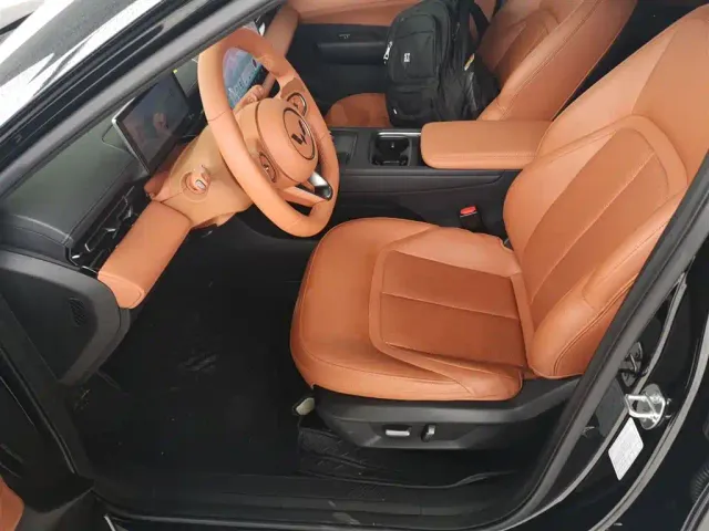 Wuling Starlight — Фото автомобиля 10