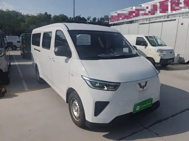 Wuling Yangguang — Фото автомобиля 3