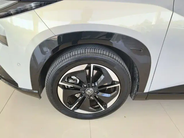 Toyota BoZhi 3X — Фото автомобиля 22