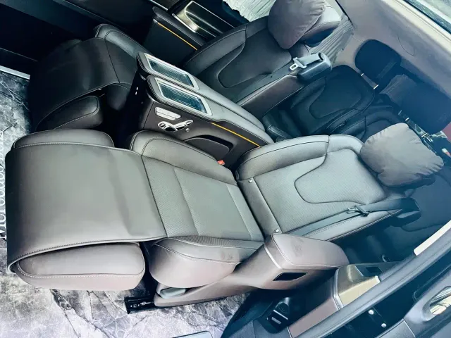 Mercedes-Benz V-Class — Фото автомобиля 16