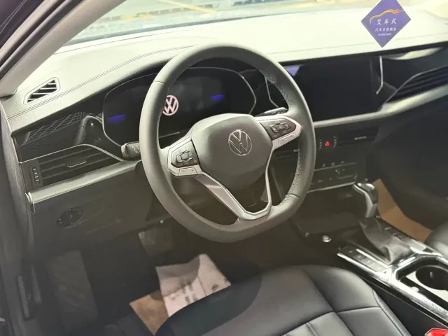 Volkswagen Passat — Фото автомобиля 2