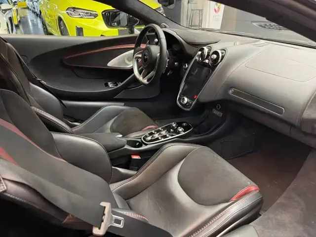 McLaren GT — Фото автомобиля 11
