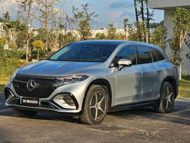 Фотография автомобиля — Mercedes-Benz EQS SUV