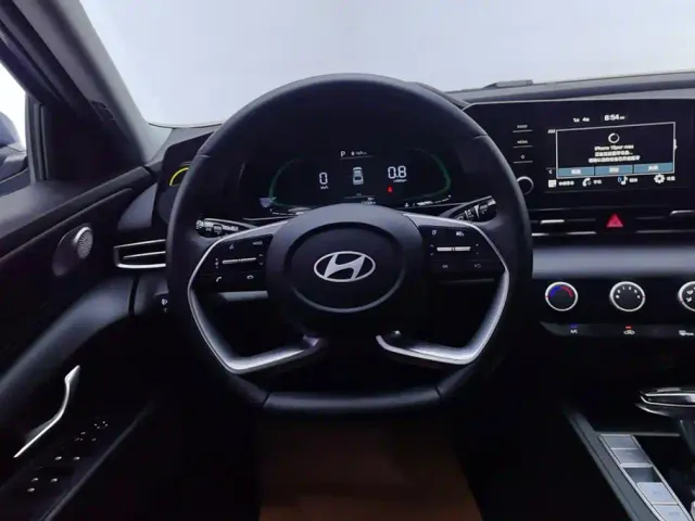 Hyundai Elantra — Фото автомобиля 15