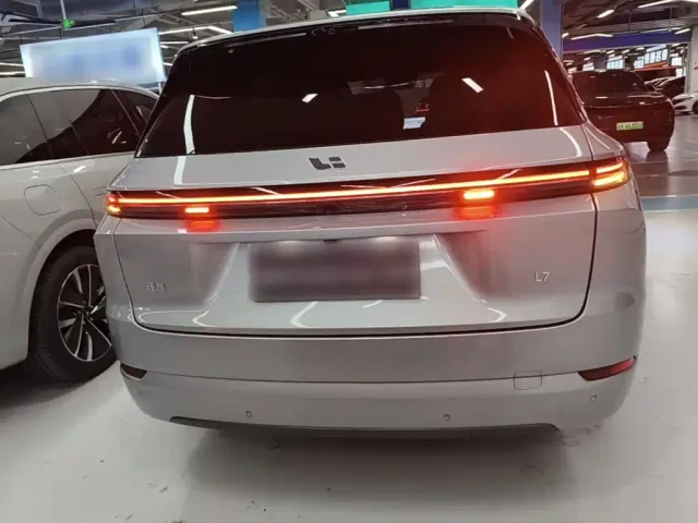 Li Auto L7 — Фото автомобиля 3