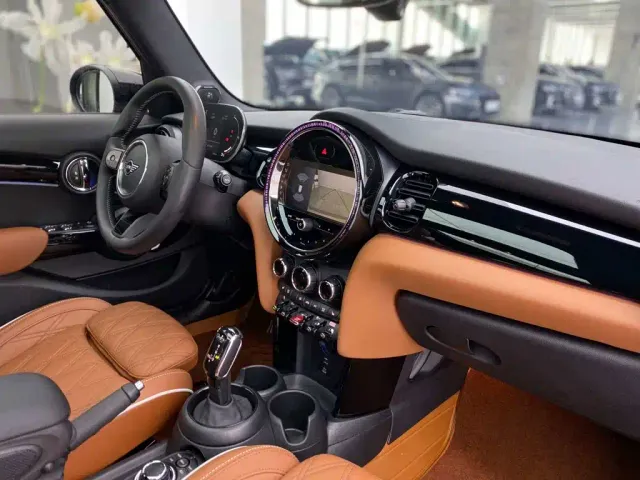 MINI MINI 2023 Facelift 2.0T COOPER S Artist 5-Door — Фото автомобиля 18