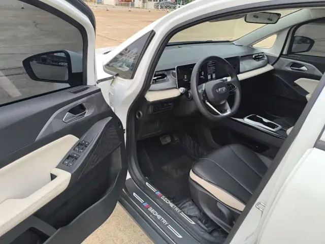 Geely Geometry E Firefly — Фото автомобиля 15