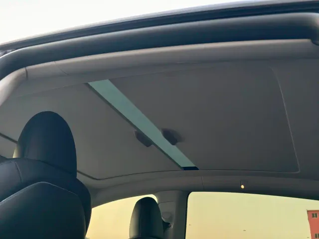 Tesla Model Y — Фото автомобиля 15
