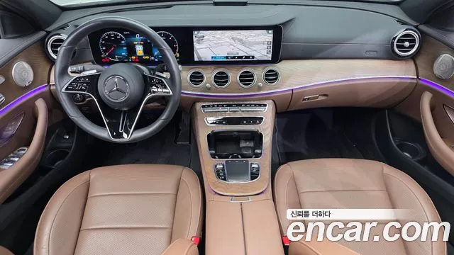 Mercedes-Benz E-Class — Фото автомобиля 3