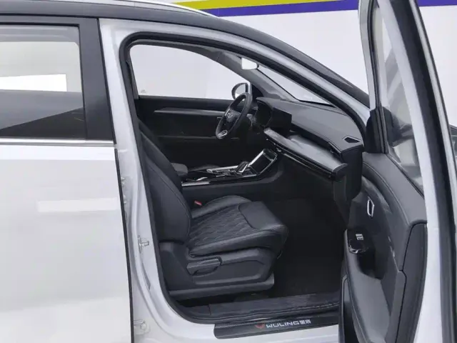 Wuling Asta — Фото автомобиля 8