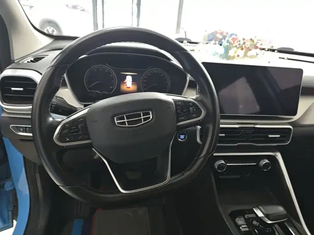 Geely Binyue — Фото автомобиля 10