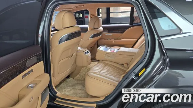 Genesis G90 Бензин 3.5 турбо AWD — Фото автомобиля 11