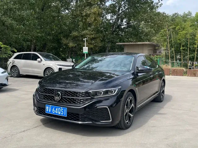 Фотография автомобиля — Volkswagen Passat