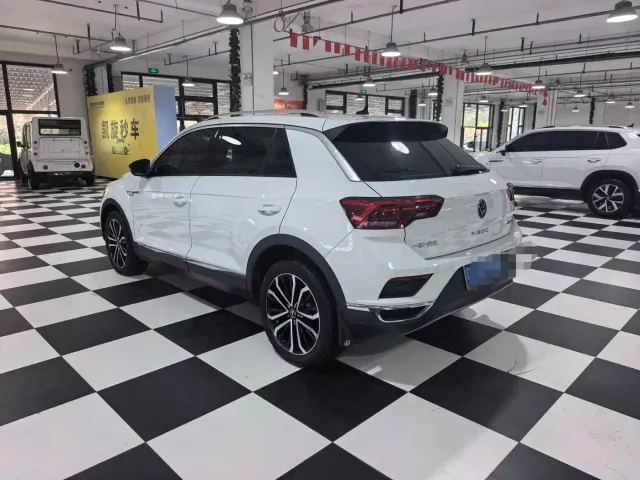 Volkswagen T-Roc — Фото автомобиля 16