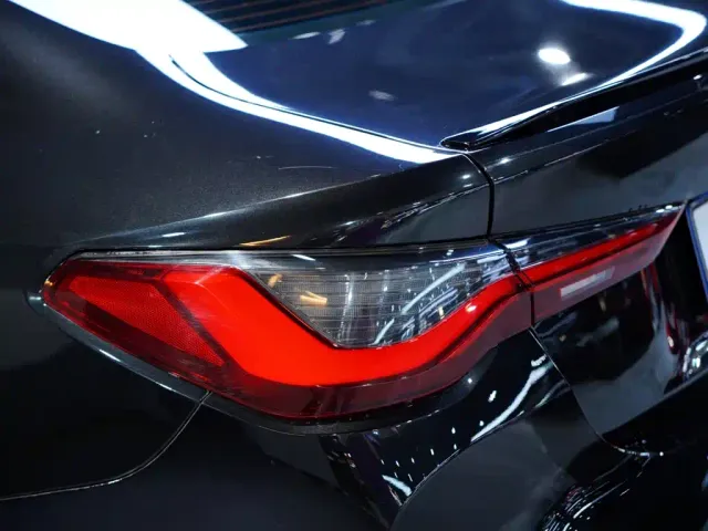 BMW M4 — Фото автомобиля 14