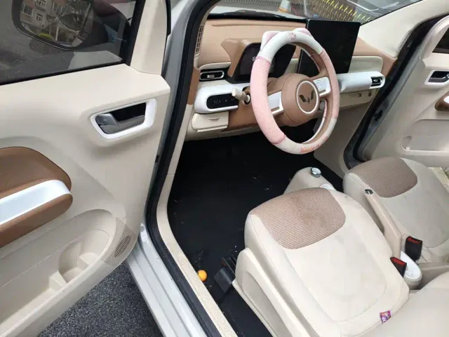 Wuling Hongguang Mini EV — Фото автомобиля 12
