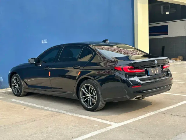 BMW 5 Series — Фото автомобиля 7