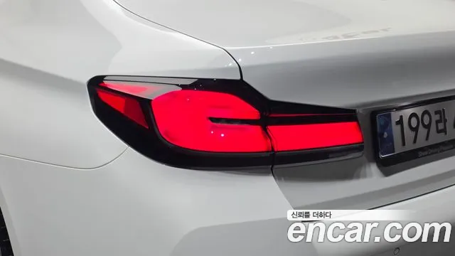 BMW 5 Series G30 — Фото автомобиля 8