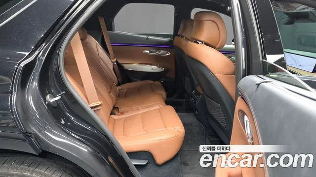 Genesis GV70 — Фото автомобиля 17