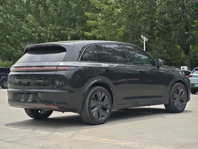 Li Auto L7 — Фото автомобиля 7