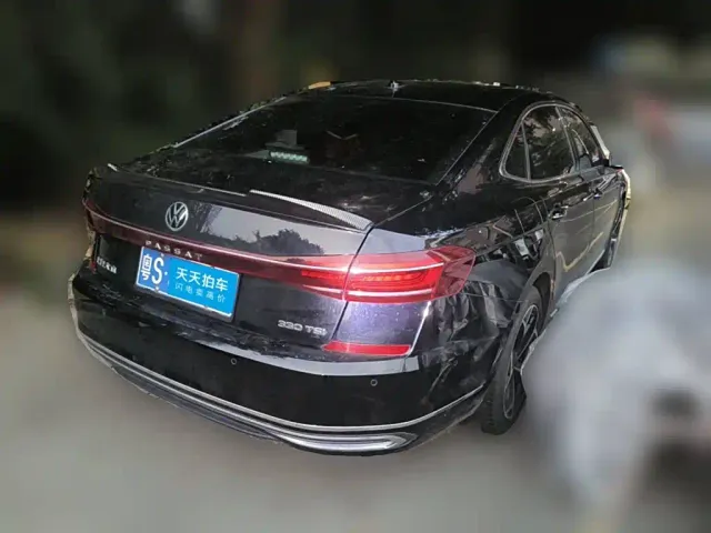 Volkswagen Passat — Фото автомобиля 2