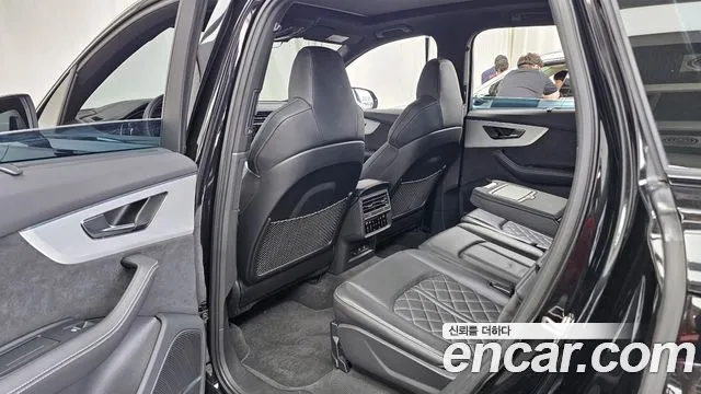 Audi Q7 — Фото автомобиля 22