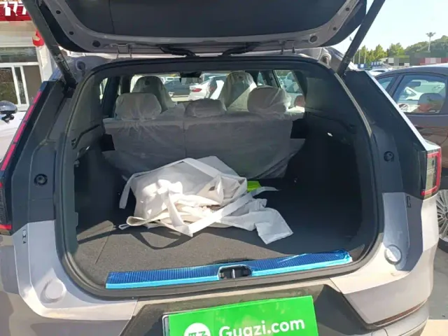 Volvo XC70 Plug-in Hybrid — Фото автомобиля 18