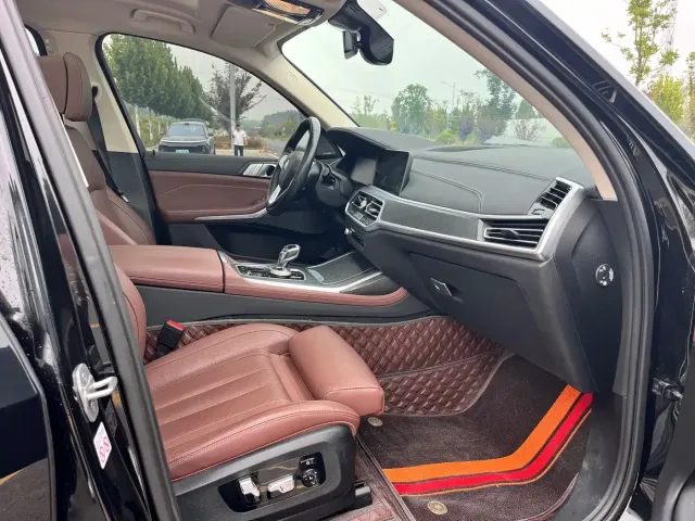 BMW X7 — Фото автомобиля 11