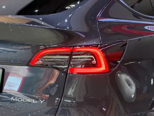 Tesla Model Y — Фото автомобиля 4