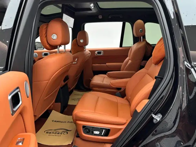 Li Auto L8 — Фото автомобиля 9