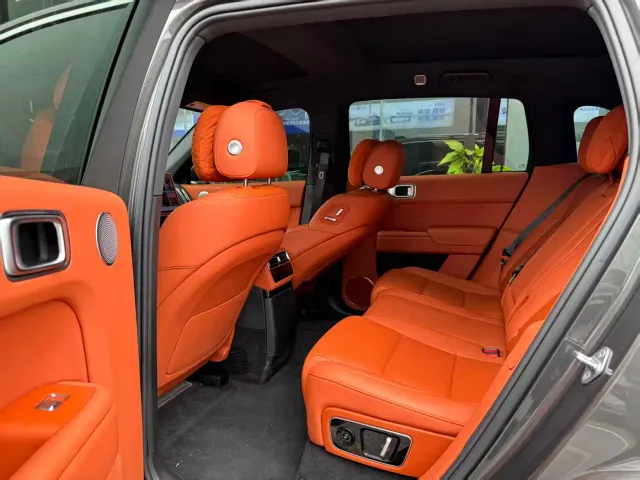 Li Auto L7 — Фото автомобиля 8