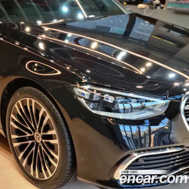 Mercedes-Benz S-Class — Фото автомобиля 3