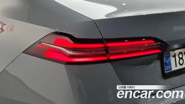 BMW 5-Series — Фото автомобиля 6