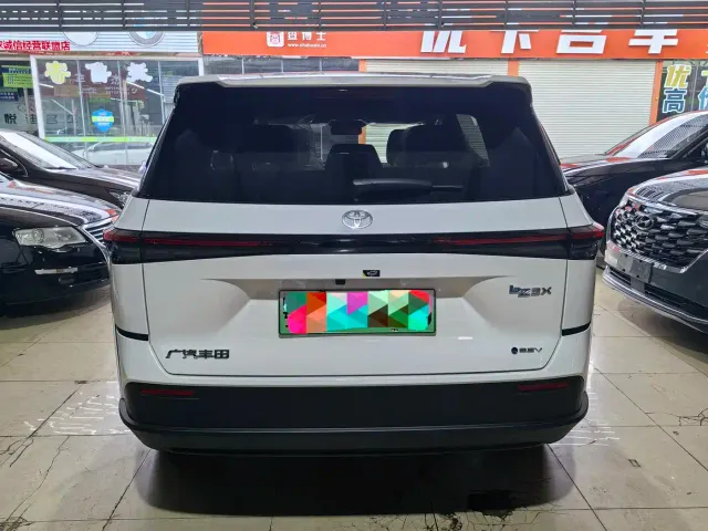 Toyota BoZhi 3X — Фото автомобиля 12