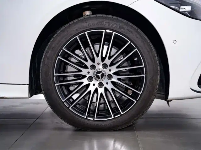 Mercedes-Benz C-Class — Фото автомобиля 12