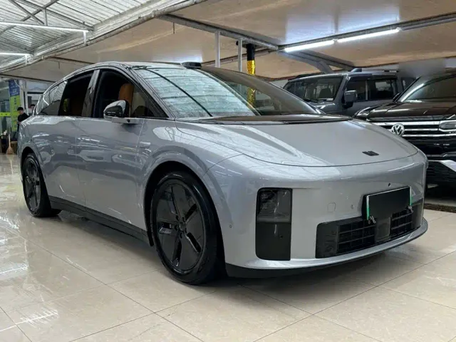 Li Auto i6 — Фото автомобиля 7