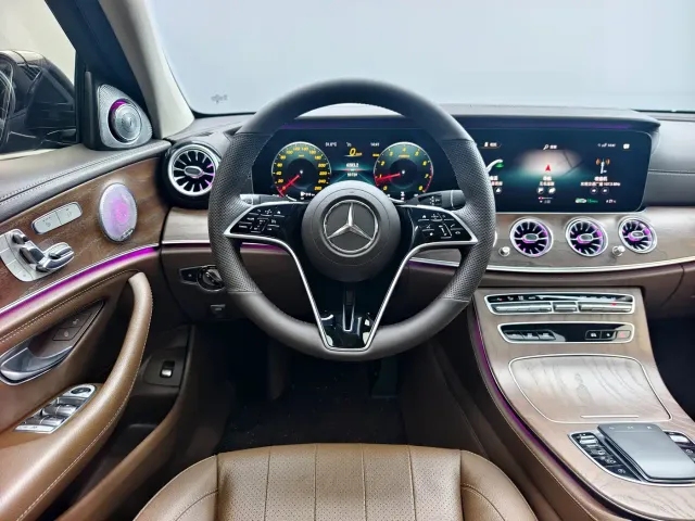 Mercedes-Benz E-Class — Фото автомобиля 15