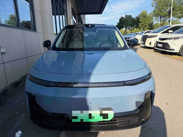 Leapmotor B10 — Фото автомобиля 2