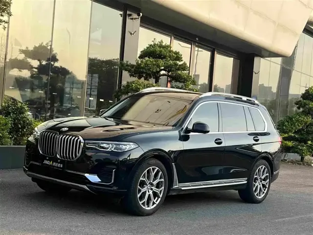 Фотография автомобиля — BMW X7