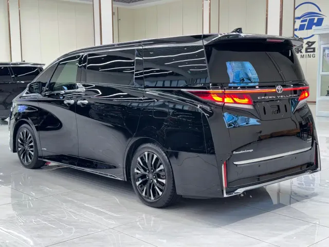 Toyota Vellfire — Фото автомобиля 13