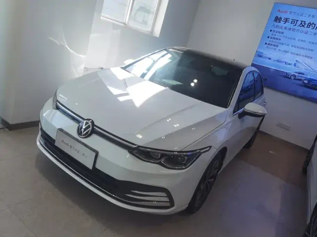 Фотография автомобиля — Volkswagen Golf