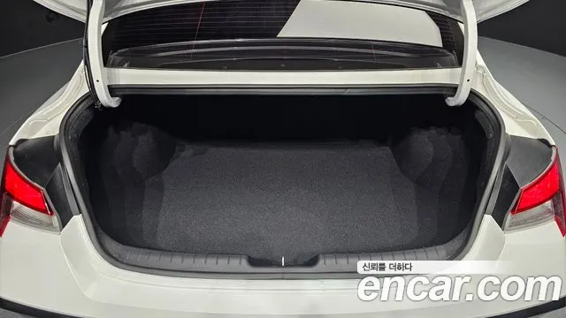 Hyundai Avante CN7 — Фото автомобиля 26