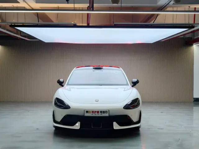 Xiaomi SU7 Ultra — Фото автомобиля 2