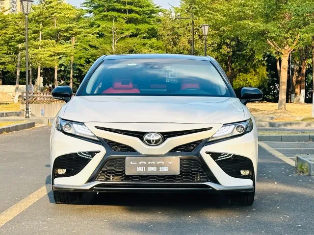 Toyota Camry — Фото автомобиля 2