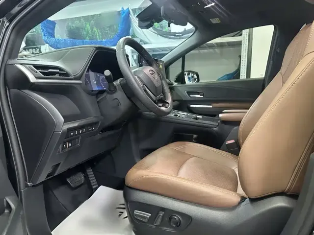 Toyota Granvia — Фото автомобиля 2
