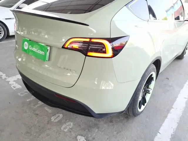 Tesla Model Y — Фото автомобиля 7