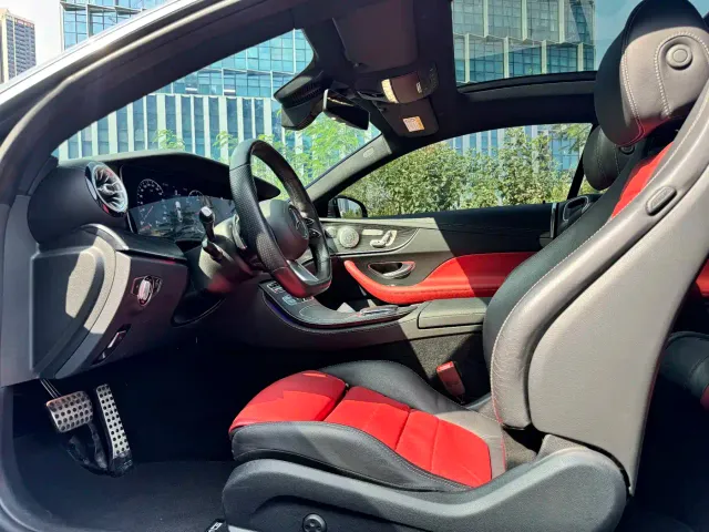 Mercedes-Benz E-Class — Фото автомобиля 4