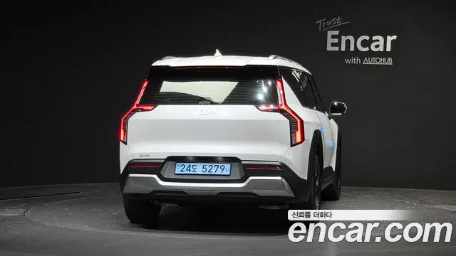 Kia EV9 — Фото автомобиля 4