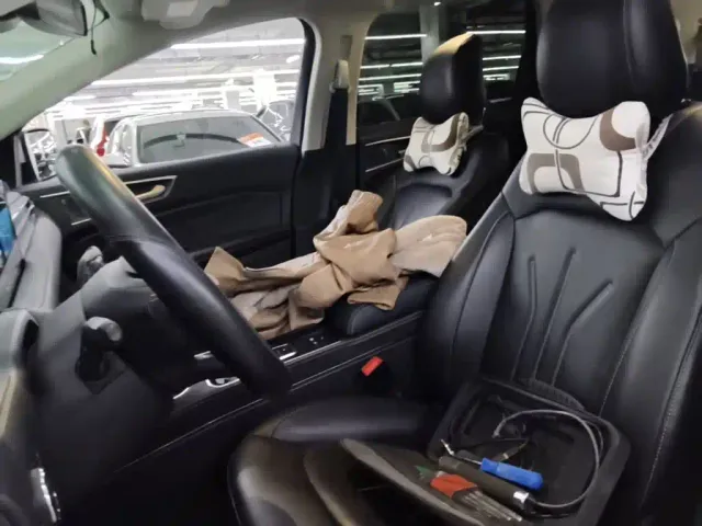 Ford Edge — Фото автомобиля 14